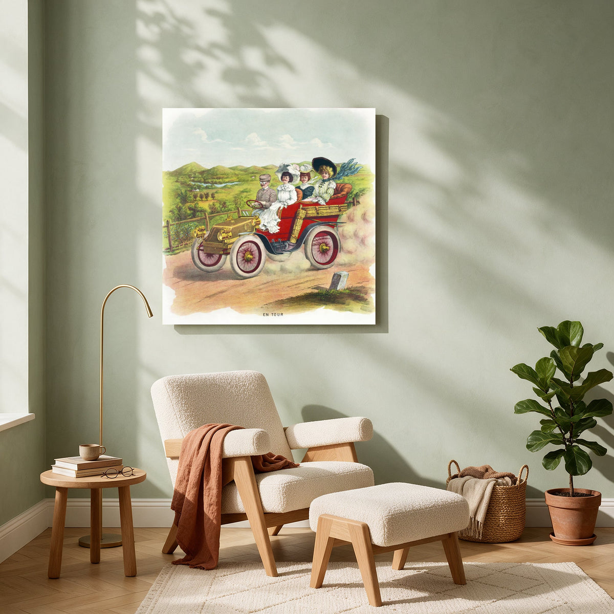 En Tour Motor Car — Square living room